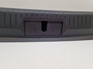 bontott VW GOLF VII Csomagtérajtó Burkolat Alsó