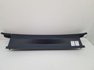 bontott VW GOLF VII Csomagtérajtó Burkolat Alsó