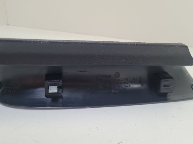 bontott VW GOLF VII Csomagtérajtó Burkolat Felső