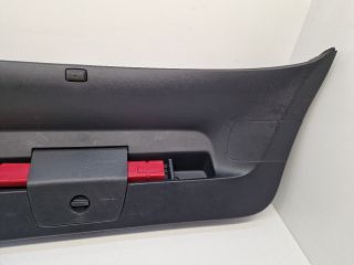 bontott VW GOLF VII Csomagtérajtó Burkolat Felső