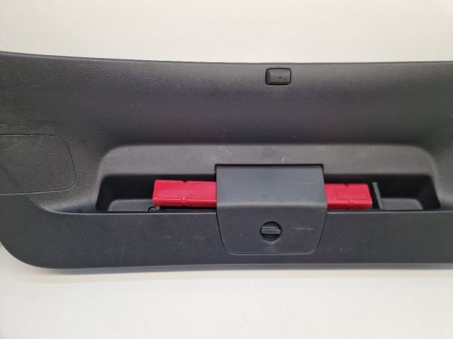 bontott VW GOLF VII Csomagtérajtó Burkolat Felső