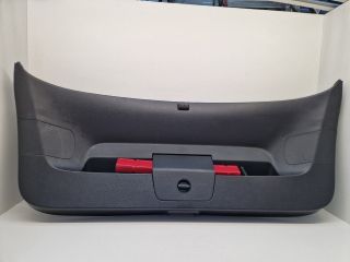 bontott VW GOLF VII Csomagtérajtó Burkolat Felső