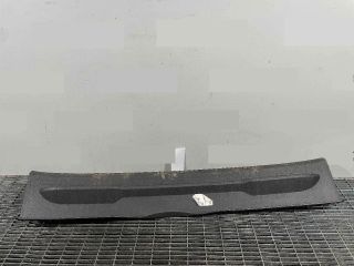 bontott VW GOLF VII Csomagtérajtó Díszléc