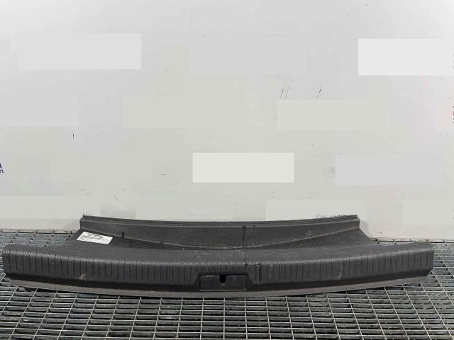 bontott VW GOLF VII Csomagtérajtó Díszléc