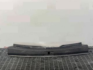 bontott VW GOLF VII Csomagtérajtó Díszléc