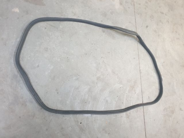 bontott VW GOLF VII Csomagtérajtó Gumikéder