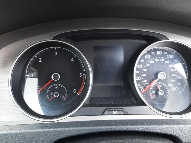 bontott VW GOLF VII Csomagtérajtó Gumikéder