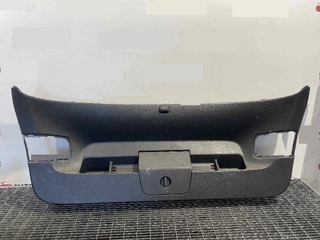 bontott VW GOLF VII Csomagtérajtó Kárpit