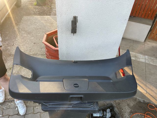 bontott VW GOLF VII Csomagtérajtó Kárpit