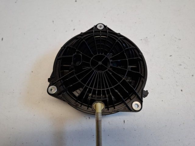 bontott VW GOLF VII Csomagtérajtó Kilincs