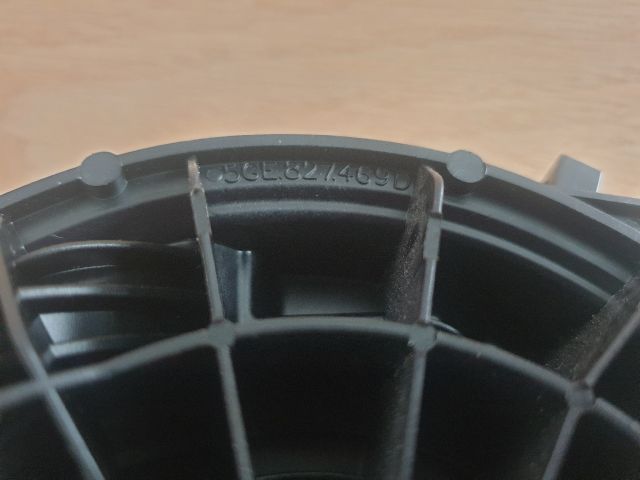 bontott VW GOLF VII Csomagtérajtó Kilincs