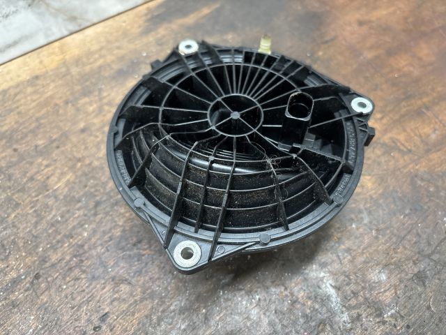 bontott VW GOLF VII Csomagtérajtó Kilincs