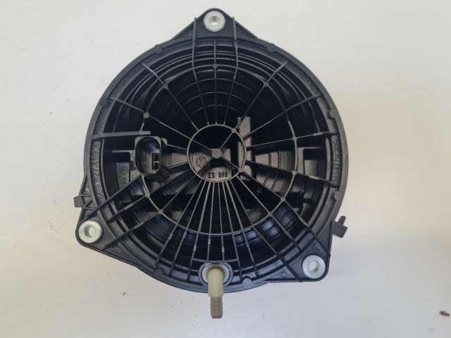 bontott VW GOLF VII Csomagtérajtó Kilincs