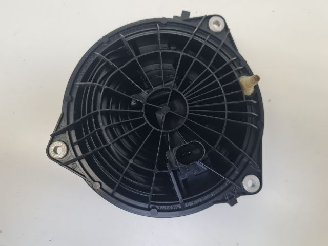 bontott VW GOLF VII Csomagtérajtó Kilincs