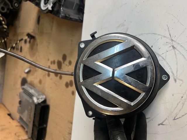 bontott VW GOLF VII Csomagtérajtó Kilincs