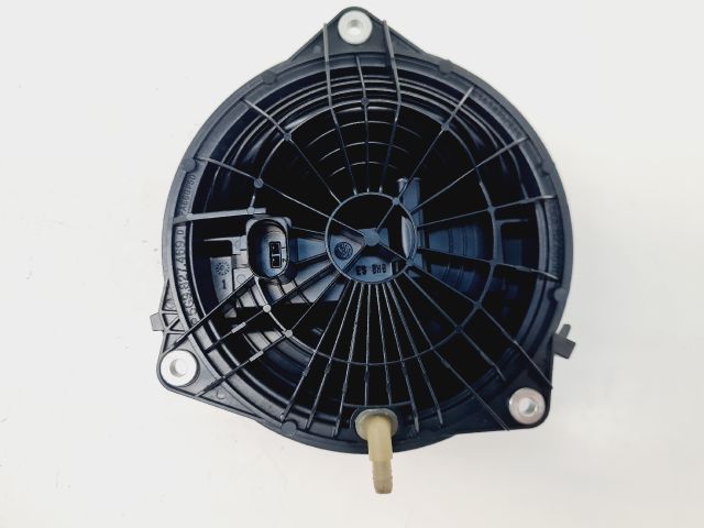 bontott VW GOLF VII Csomagtérajtó Kilincs