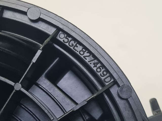 bontott VW GOLF VII Csomagtérajtó Kilincs