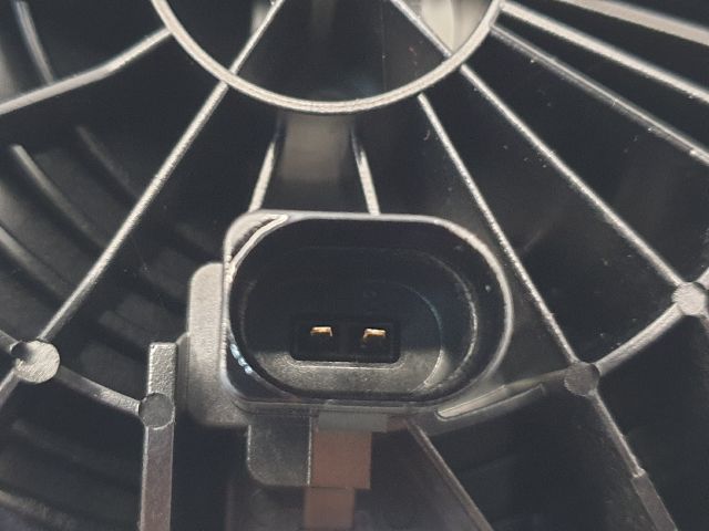 bontott VW GOLF VII Csomagtérajtó Kilincs