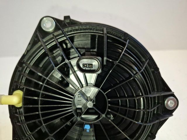 bontott VW GOLF VII Csomagtérajtó Kilincs