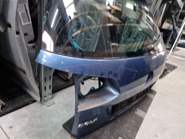 bontott VW GOLF VII Csomagtérajtó (Részeivel)