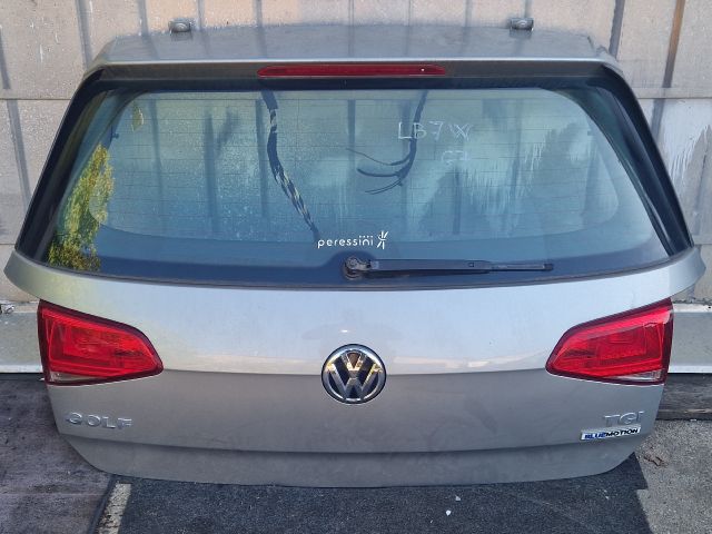 bontott VW GOLF VII Csomagtérajtó (Részeivel)