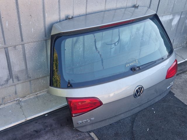 bontott VW GOLF VII Csomagtérajtó (Részeivel)