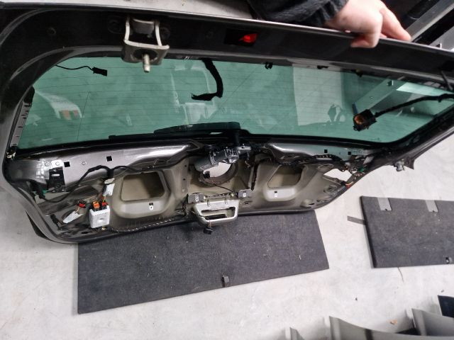 bontott VW GOLF VII Csomagtérajtó (Részeivel)