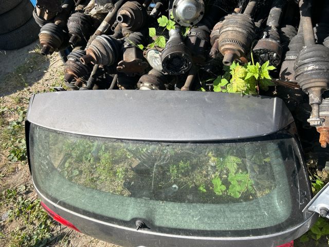 bontott VW GOLF VII Csomagtérajtó (Részeivel)