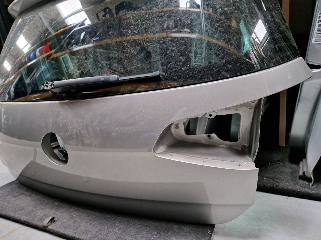 bontott VW GOLF VII Csomagtérajtó (Részeivel)