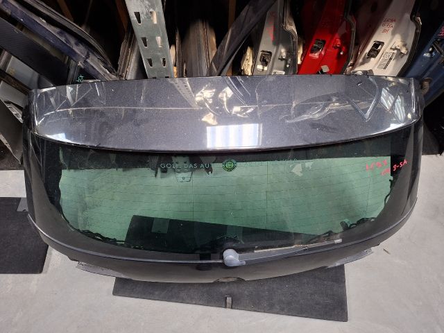 bontott VW GOLF VII Csomagtérajtó (Részeivel)