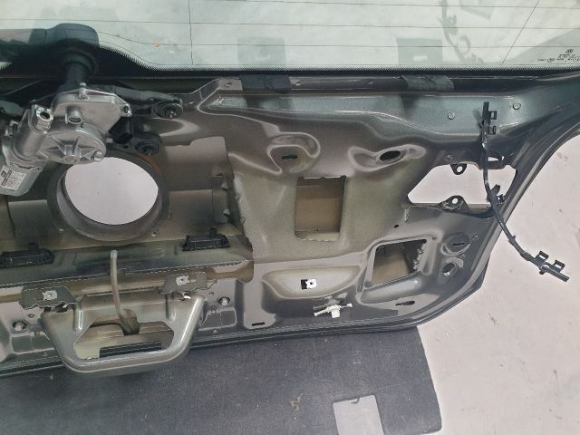 bontott VW GOLF VII Csomagtérajtó (Részeivel)