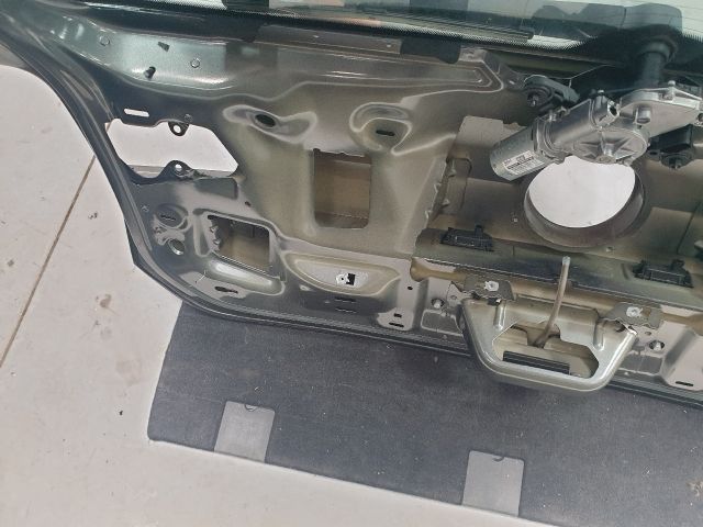 bontott VW GOLF VII Csomagtérajtó (Részeivel)