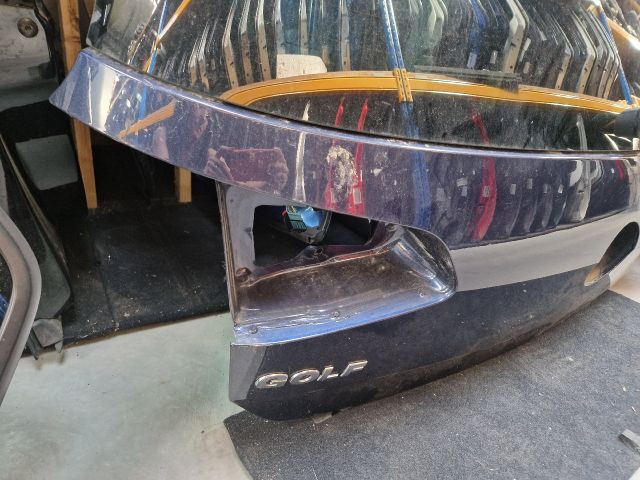 bontott VW GOLF VII Csomagtérajtó (Részeivel)