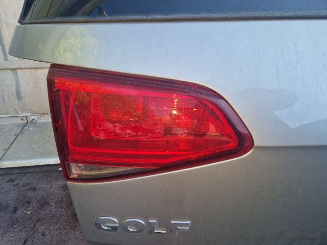 bontott VW GOLF VII Csomagtérajtó (Részeivel)