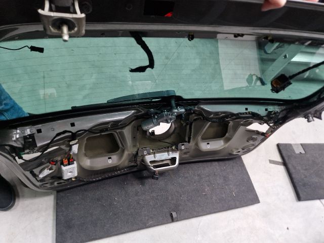 bontott VW GOLF VII Csomagtérajtó (Részeivel)