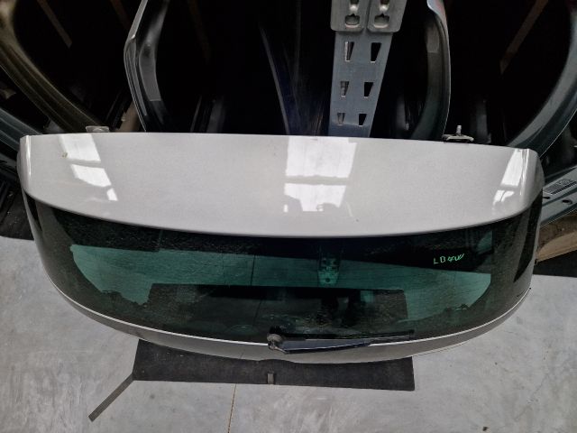 bontott VW GOLF VII Csomagtérajtó (Részeivel)