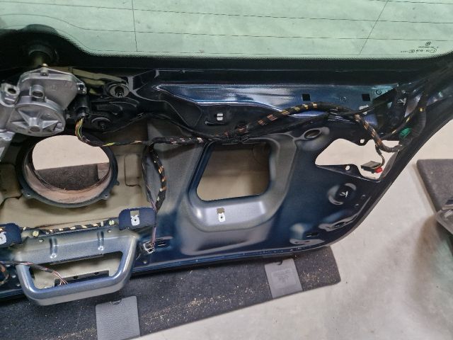 bontott VW GOLF VII Csomagtérajtó (Részeivel)