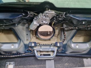 bontott VW GOLF VII Csomagtérajtó (Részeivel)