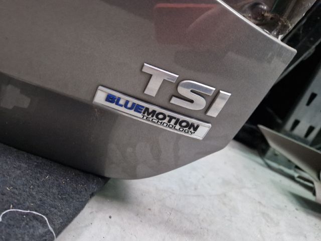 bontott VW GOLF VII Csomagtérajtó (Részeivel)