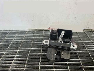 bontott VW GOLF VII Csomagtérajtó Ütköző