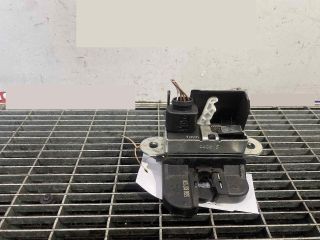 bontott VW GOLF VII Csomagtérajtó Ütköző