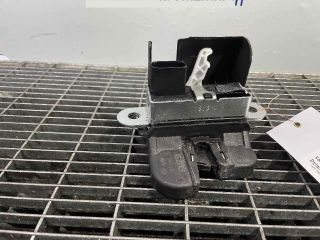 bontott VW GOLF VII Csomagtérajtó Ütköző