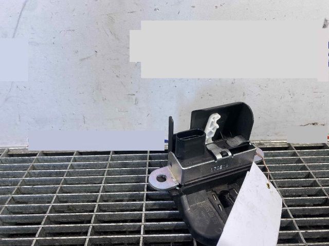 bontott VW GOLF VII Csomagtérajtó Ütköző