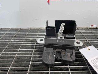 bontott VW GOLF VII Csomagtérajtó Ütköző