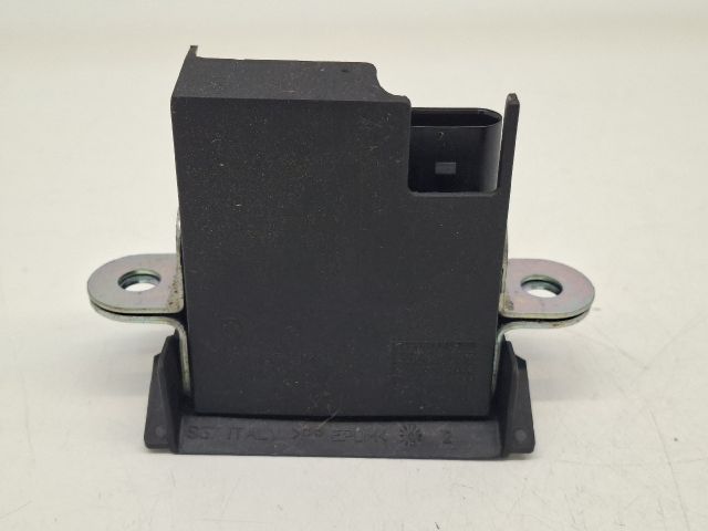 bontott VW GOLF VII Csomagtérajtó Zárszerkezet