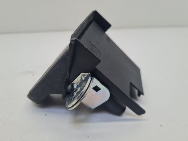 bontott VW GOLF VII Csomagtérajtó Zárszerkezet