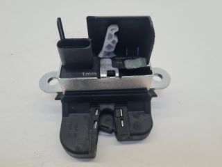 bontott VW GOLF VII Csomagtérajtó Zárszerkezet