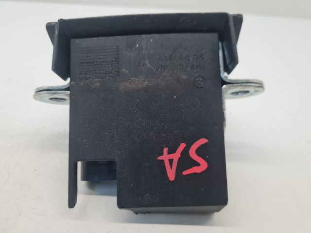 bontott VW GOLF VII Csomagtérajtó Zárszerkezet