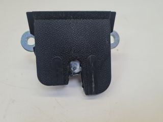 bontott VW GOLF VII Csomagtérajtó Zárszerkezet