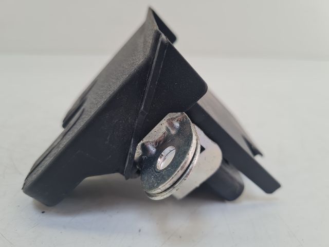 bontott VW GOLF VII Csomagtérajtó Zárszerkezet